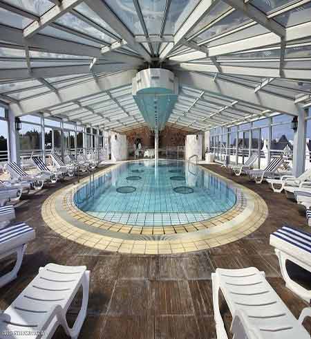 江蘇游泳池聚脲涂料噴涂案例